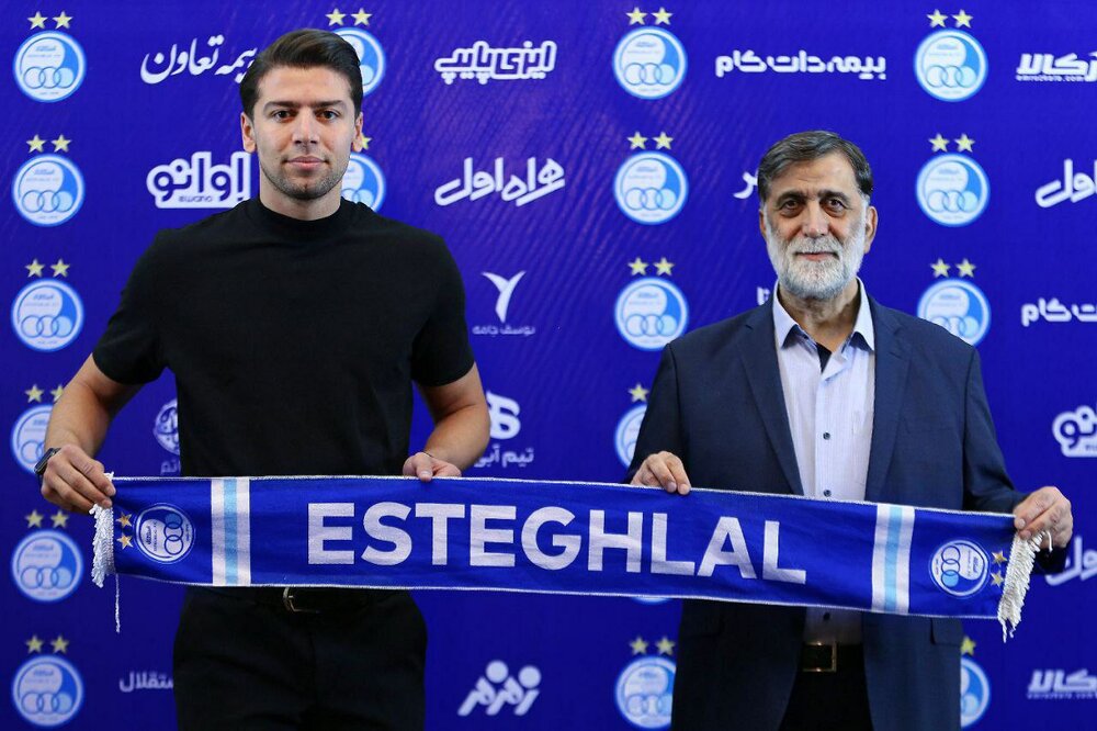 یک استقلالی دیگر هم تمدید کرد/عکس