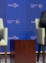 رئیس سابق CFTC لایحه MiCA اروپا را تهدیدی برای صنعت کریپتو آمریکا می داند