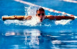 شنا؛ ورزشی که در افزایش قد تاثیر دارد+ مفیدترین نوع