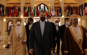 گفت و گوی وزیر امور خارجه ایران و عمان درباره آخرین تحولات مذاکرات هسته ای