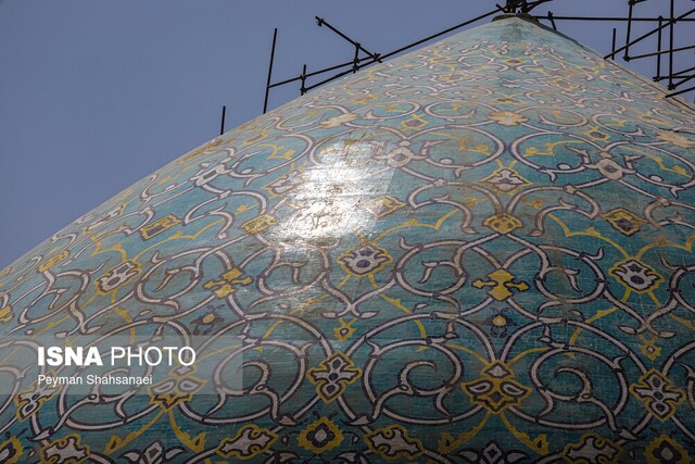 تیغ اصلاح بر قوس گنبد مسجد جامع عباسی!