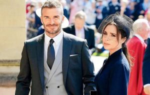 شوخی خطرناک دیوید بکهام با همسرش!/عکس شوخی خطرناک دیوید بکهام با همسرش!/عکس