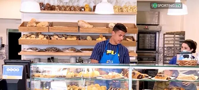 از کار کردن در نانوایی تا شکستن رکورد نقل و انتقالات!/عکس