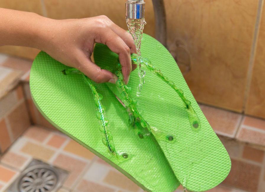 دمپایی لا انگشتی