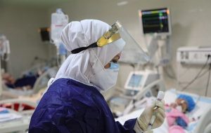 انتقاد تند یک متخصص: وزارت بهداشت در مدیریت اپیدمی دچار بی‌حسی شده/ برخی از مرگ‌های کرونایی ایست قلبی گفته می‌شود