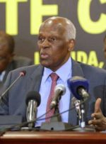 جسد رئیس جمهور سابق آنگولا در میان مبارزات انتخاباتی پرتنش وارد لواندا شد