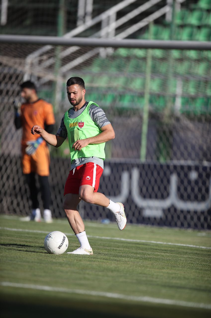 حضور سرمربیان تیم ملی و سپاهان در بازی پرسپولیس/عکس 