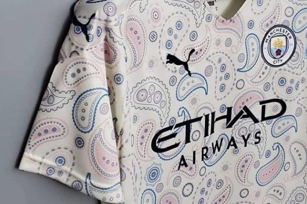 شباهت طرح لباس پرسپولیس به منچسترسیتی/عکس