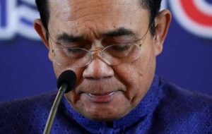 پرایوت نخست وزیر معلق تایلند می گوید به عنوان وزیر دفاع ادامه خواهد داد