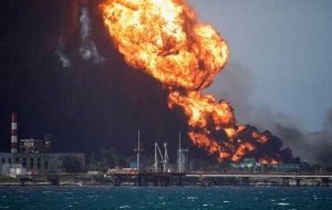 کوبا از ایالات متحده برای پاکسازی آتش نفت درخواست کمک فنی می کند