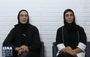 ویدئو / حکایت مجنون؛ علم‌کشی خواهران منصوریان در مسیر کربلا