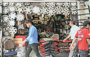 چرا به بورس لوازم یدکی خودرو ، «چراغ برق» می گویند؟ چرا به بورس لوازم یدکی خودرو ، «چراغ برق» می گویند؟