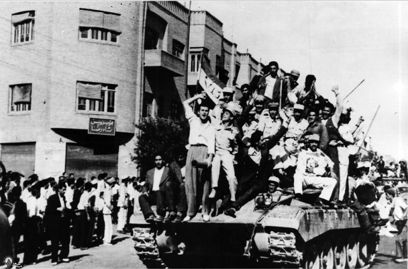 کودتا چیان سوار بر تانک در کودتای ۲۸ مرداد