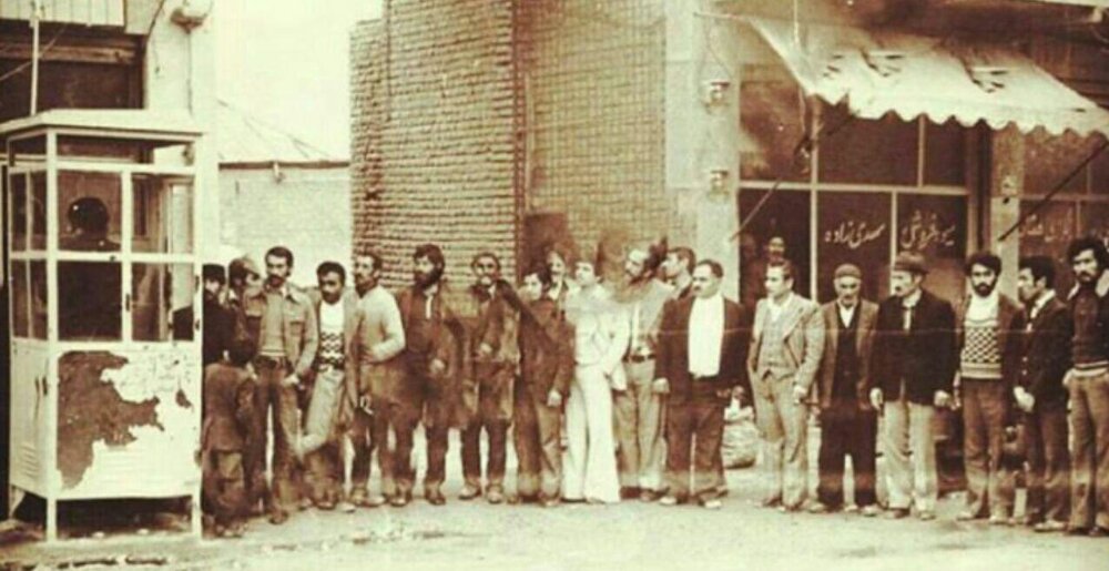 تلفن ثابت به قیمت یک خانه / سرگرمی فوق لاکچری قاجاریان!