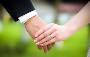 ازدواج بامرد کم سن تر؛ درست یا غلط؟