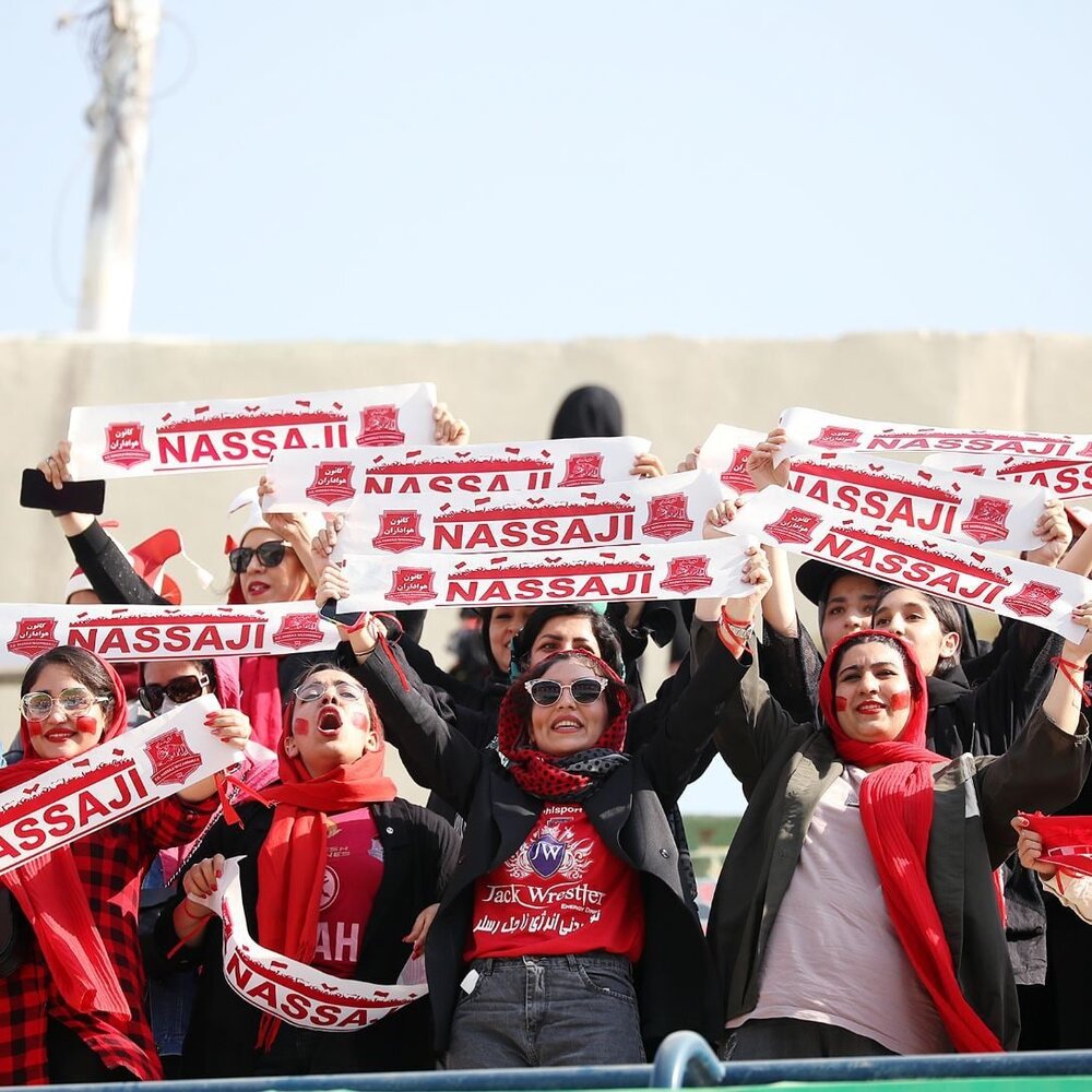 اتفاق ویژه برای زنان هوادار نساجی در آزادی/عکس