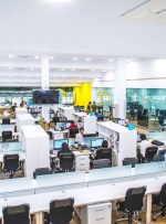 اینجا همه نوع  شغلی  برای هر سنی موجود است