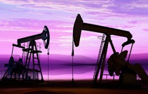با افزایش بازدهی، رشد قیمت نفت خام متوقف شد.  برای WTI کجا؟