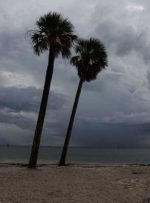 با نزدیک شدن طوفان ایان، میلیون‌ها نفر در فلوریدا از آنها خواسته‌اند تا محل را تخلیه کنند