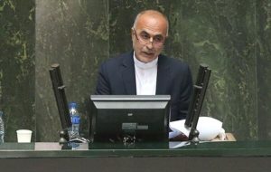 باید اجازه دهیم عرضه خودرو در بورس کالا به عنوان یک تنظیم‌گر بازار تجربه شود