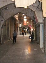برآمدگی و ترک کف بازار تاریخی ساوه در نتیجه احداث مجتمع تجاری شهرداری