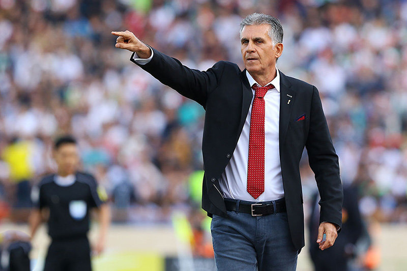 تاج روی سر کی‌روش!