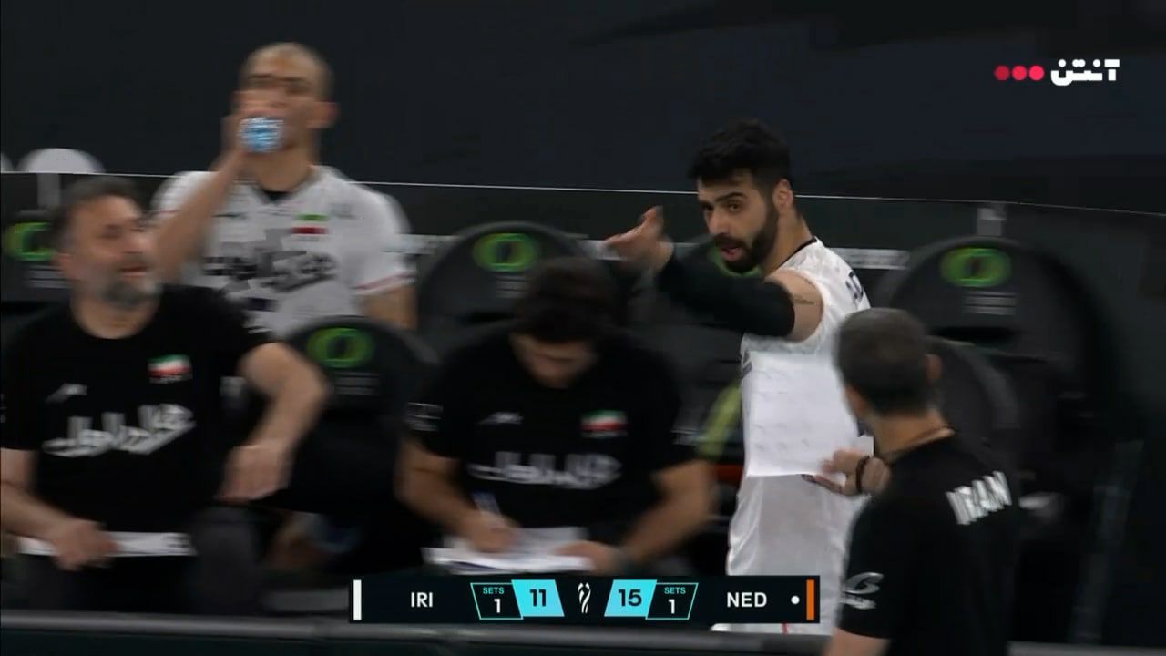 درگیری پاسور تیم ملی با بهروز عطایی/ عکس