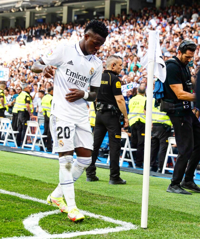 رقص جنجالی یک ستاره در پایتخت/عکس