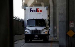 سرمایه گذاران Analysis-FedEx از مدیر عامل جدید پس از پیش بینی عقب نشینی ناامید شدند