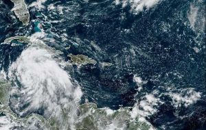 فلوریدا تلاش می کند تا خود را آماده کند زیرا طوفان یان به سمت ساحل می رود