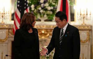 هریس آمریکا و رهبر ژاپن اقدامات چین در تنگه تایوان را محکوم کردند