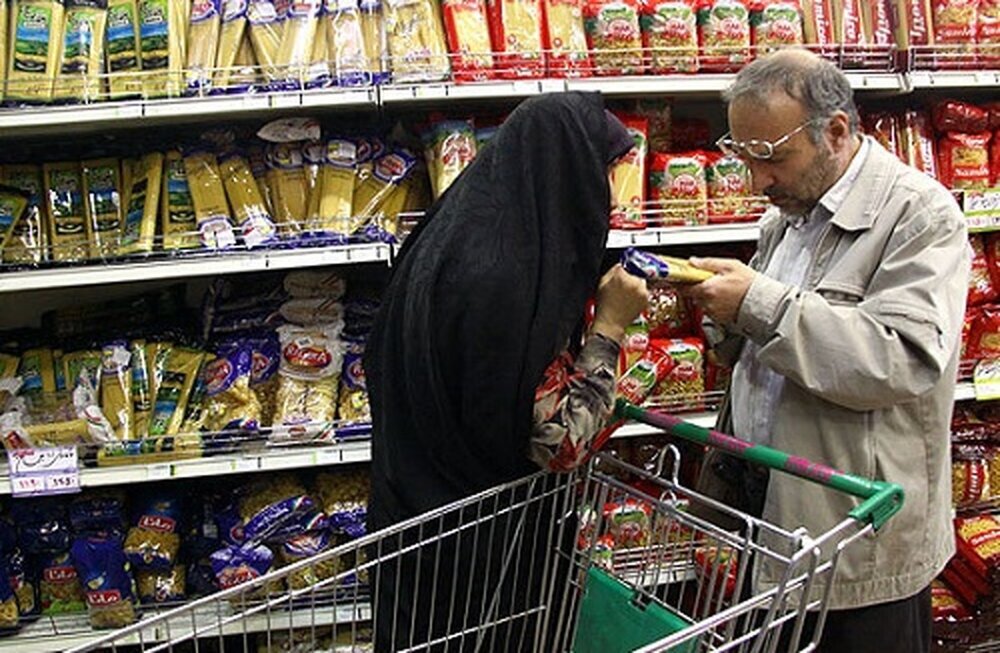 هزینه یک خانواده سه نفره، ماهانه چقدر است؟/ تورم ۹۰ درصدی با یارانه ۴۰۰ هزار تومانی جبران می‌شود؟