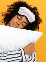 تأثیر خواب بر سلامت پوست؛ چطور بخوابیم؟