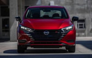 عکس | ماشین چینی یا ارزان ترین مدل نیسان ژاپن ، بازار ایران کدام را می پسندد؟