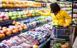 ۱۲ توصیه برای کاهش هزینه‌های خوردوخوراک