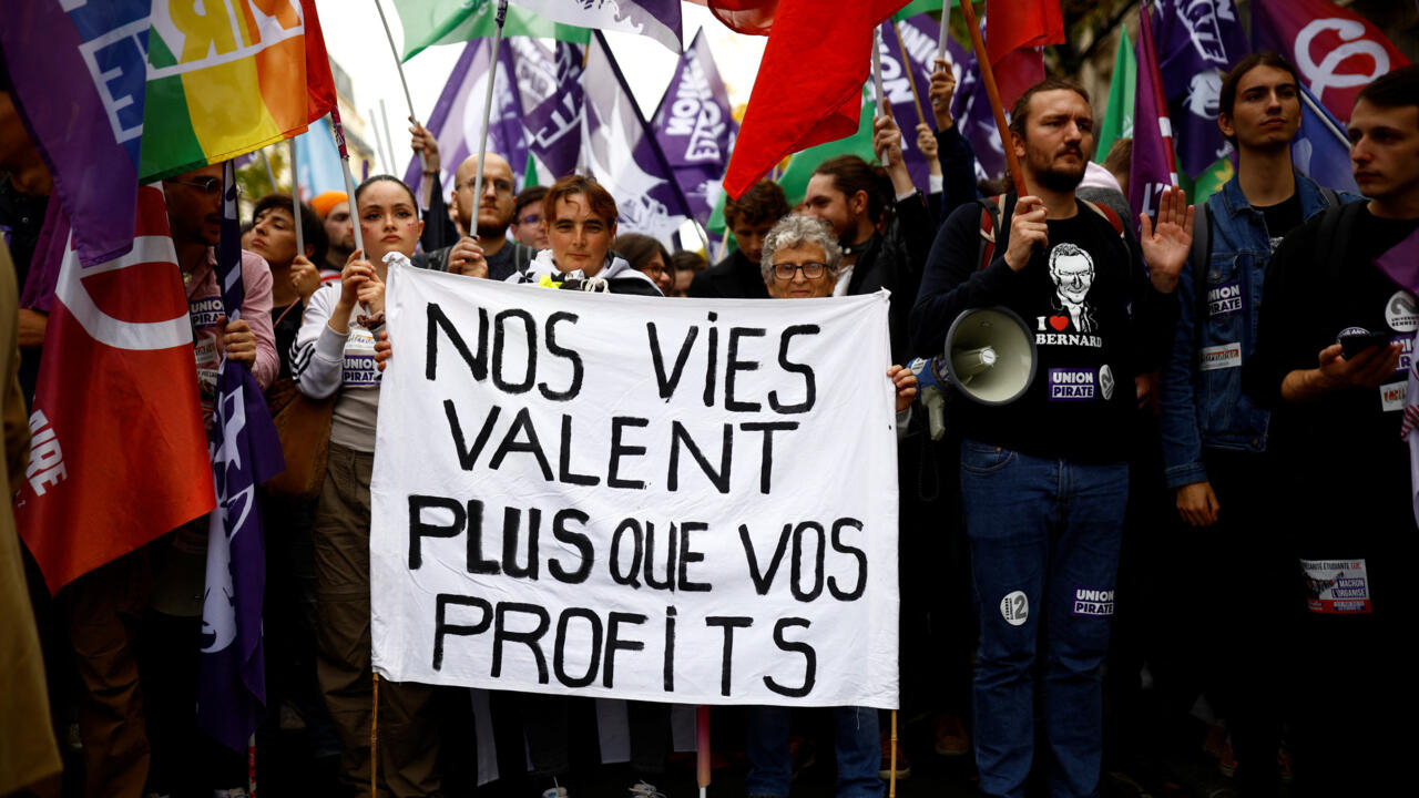 تورم سالانه منطقه یورو در سپتامبر به 9.9 درصد افزایش یافت، هزینه نان افزایش یافت، اعتراضات شروع شد