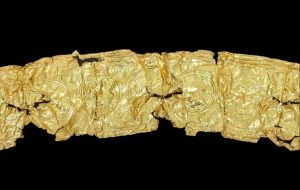 کشف تصادفی کمربندی نفیس از طلا