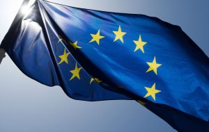 کمیسیون اتحادیه اروپا گفت که “تهدید شدید” DeFi به نوع جدیدی از مقررات نیاز دارد