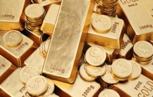 با افزایش قدرت دلار آمریکا، قیمت طلا به سطح حمایت شکننده بازگشت