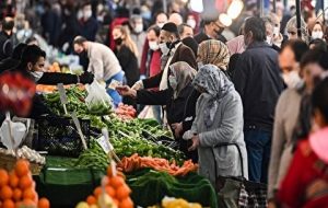 تورم مواد غذایی ایران بالای ۳۰ درصد است