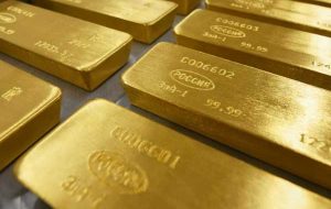 طلا در پایین ترین حد سه هفته گذشته با دلار، بازده اوراق قرضه همچنان بالاست