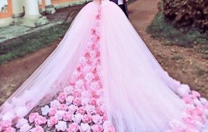 عجیب ترین لباس عروس های دنیا / از لباس عروس کیکی تا لامپی + عکس