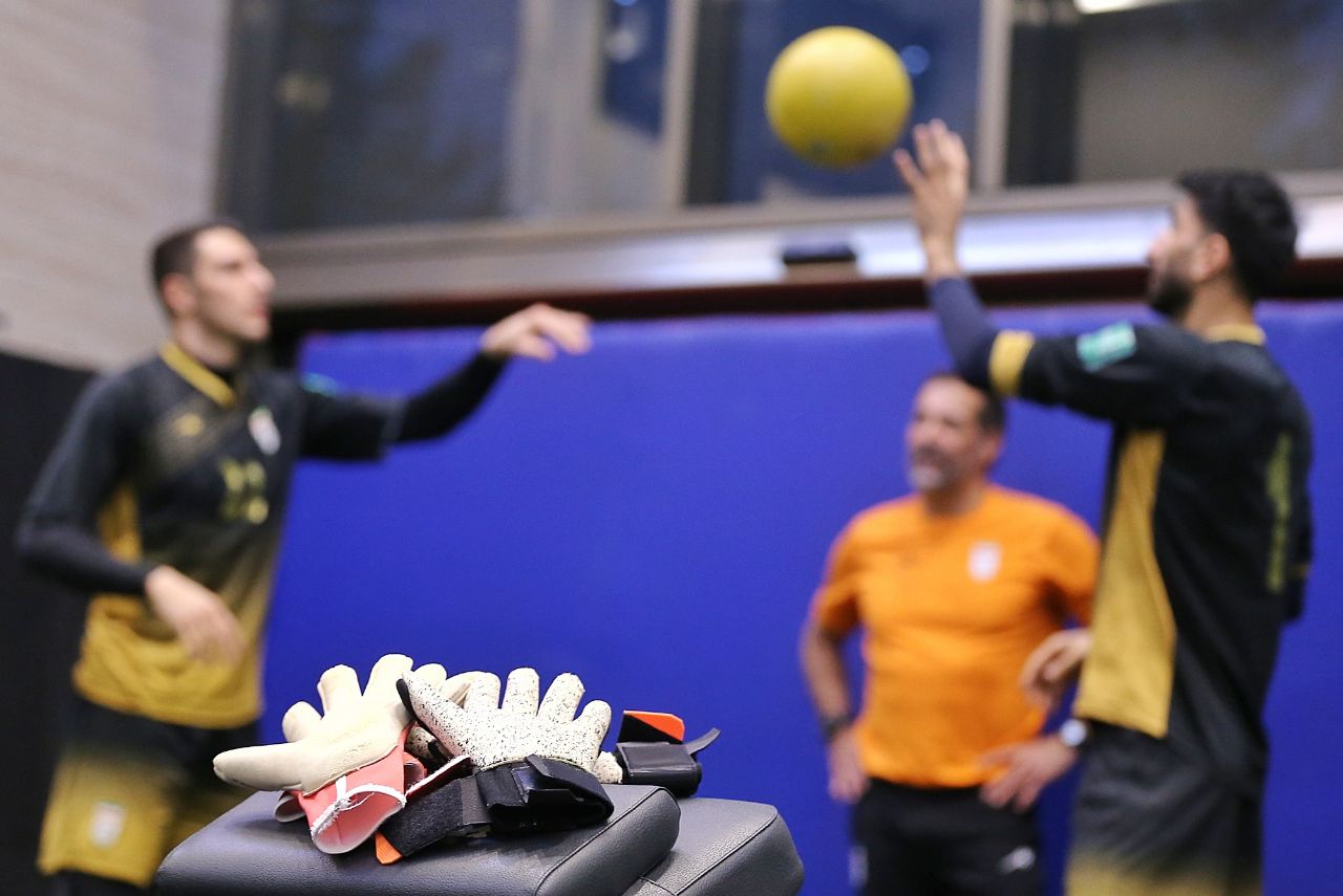 عکس| دعوت 2 والیبالیست به تیم ملی توسط کی‌روش