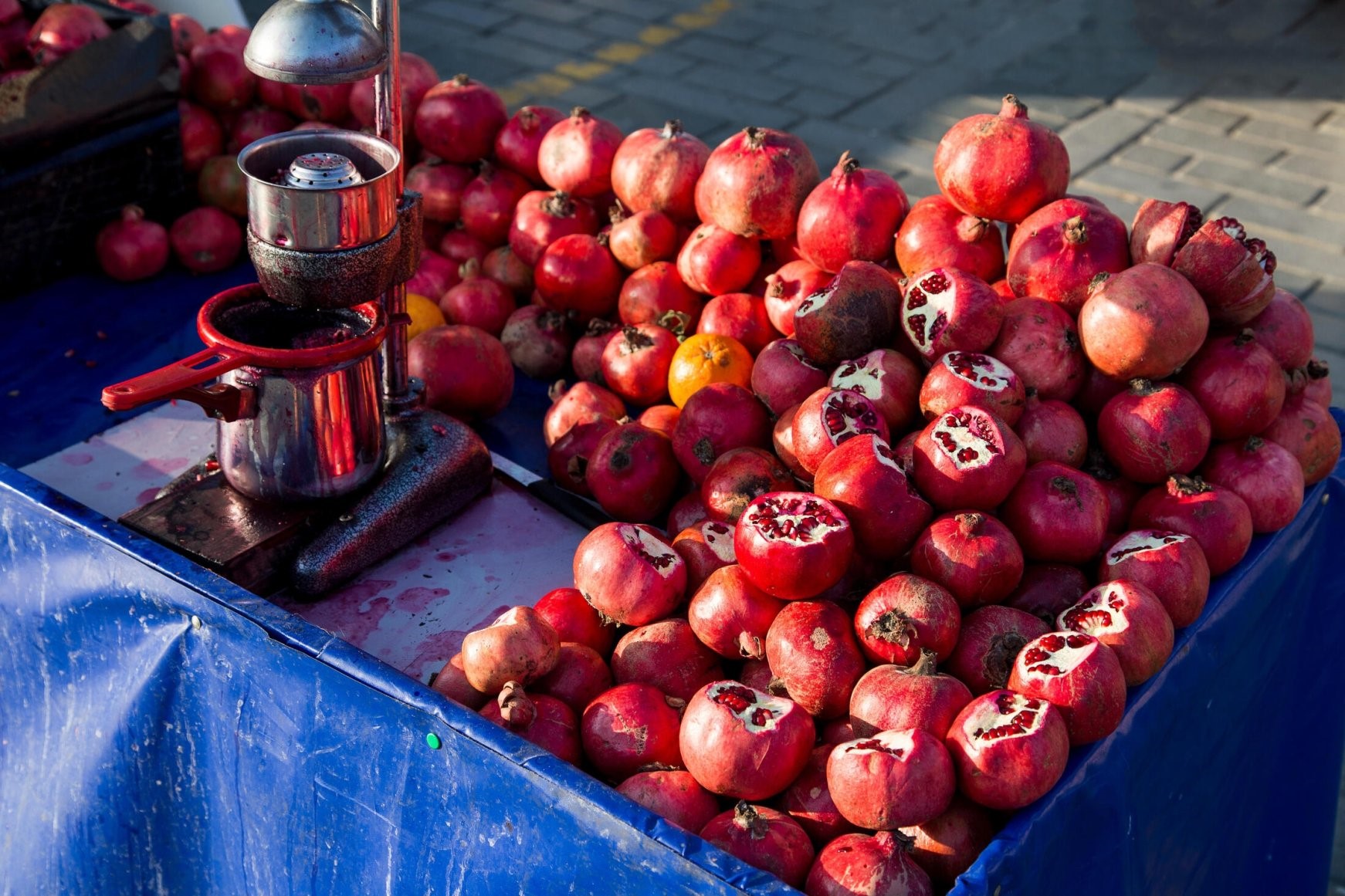 آب انار تازه