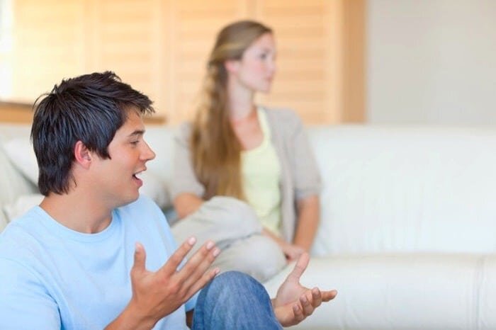 همسرتان را سوژه‌ی خنده‌های خود نکنید/ آسیب‌های جبران‌ناپذیر رابطه توهین آمیز کلامی