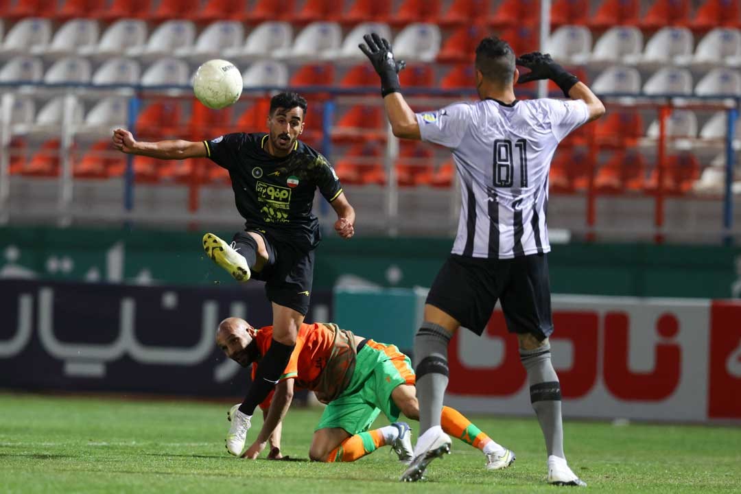 عکس | حامد لک با توپ پُر برگشت