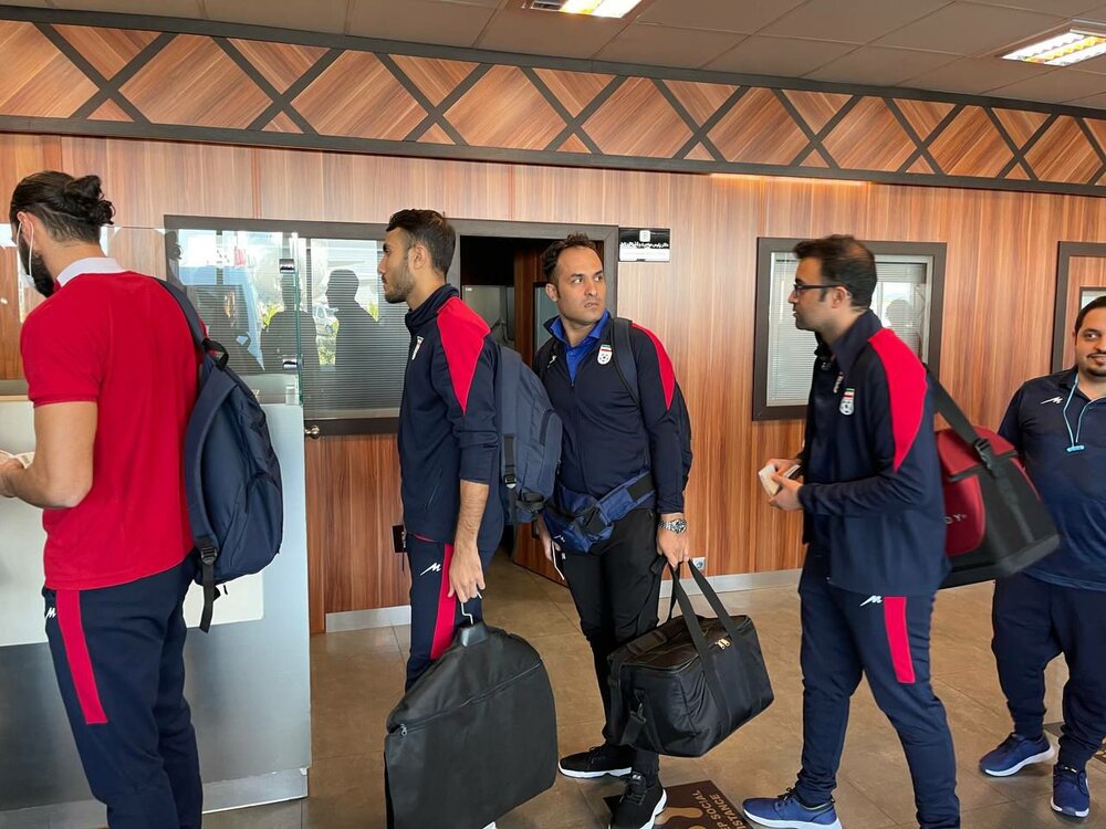 تصاویر | بازگشت ملی‌پوشان فوتبال ساحلی پس از قهرمانی