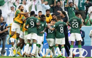 عکس | گربه سیاه استقلال و پرسپولیس، گربه سیاه مسی شد!