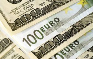 خطوط مسطح رشد منطقه یورو، رقص یورو/دلار به آهنگ پاول