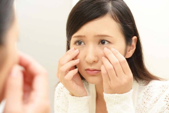 اختلال خودزشت انگاری؛ چطور با احساس زشت بودن‌مان مقابله کنیم؟